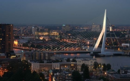 Puente de Erasmus en Rotterdam